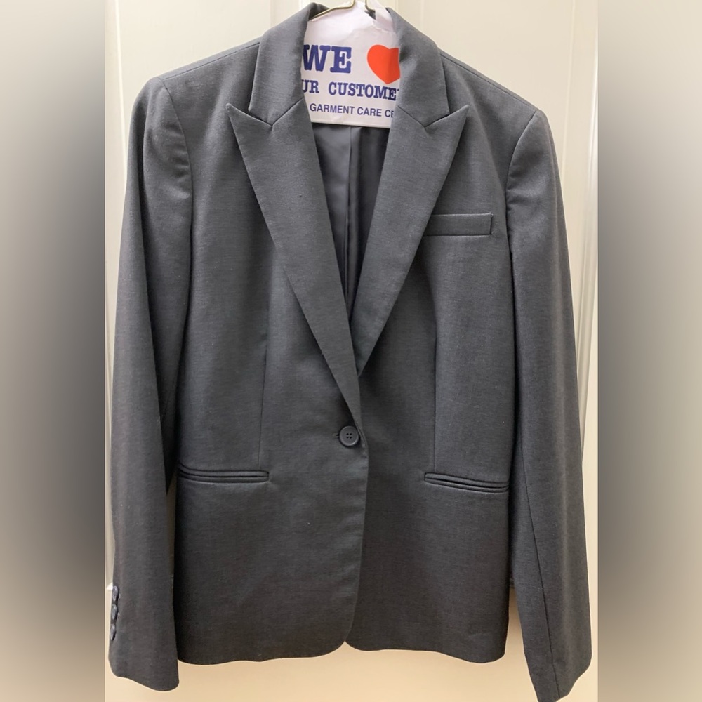 Classic Professional Women’s Calvin Klein Grey Blazer, Size 6P